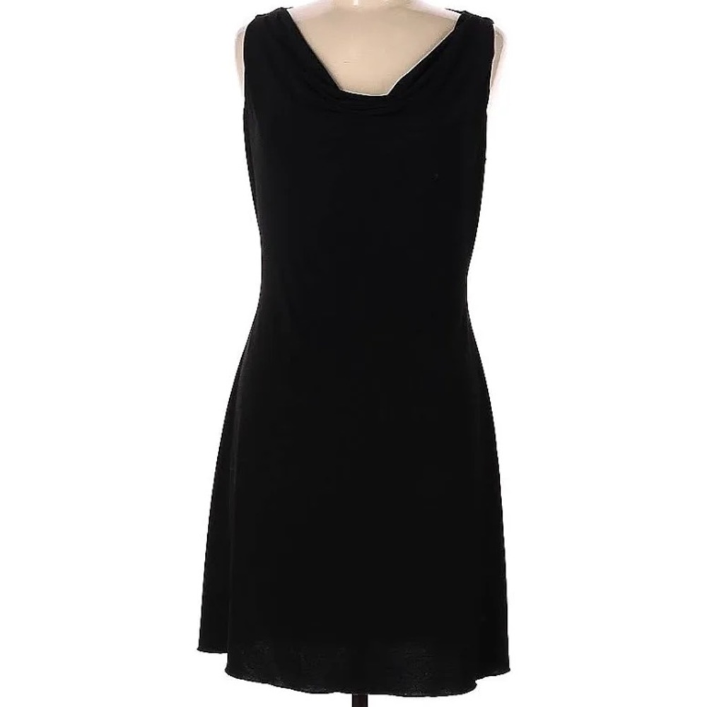 Sleeveless black thread 4 thought black dress szS